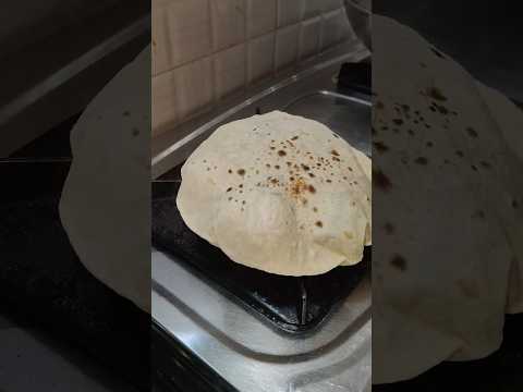 Mai to dono pe sakti hu | #cookwithpoojazz09 #roti #food #cooking #shortsfeed #shorts #shortvideo