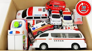 救急車のミニカー走る。坂道緊急走行テスト。サイレン鳴る。Ambulance mini car run. Slope emergency driving test! There is a siren.