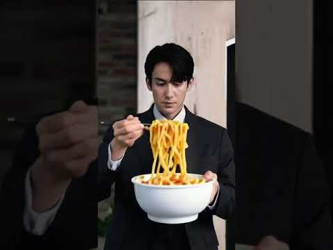 Yoo Yeon Seok Eating Noodles