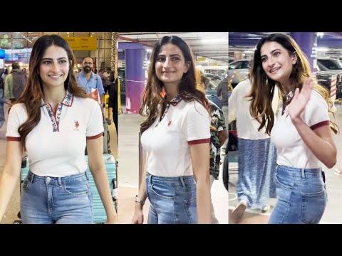 The Virgin Tree Actress Palak Tiwari Spotted At Mumbai Airport