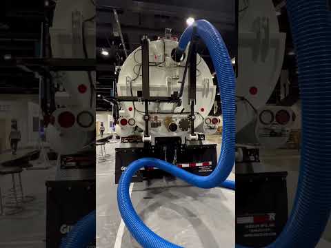 First time I saw this big vacuum truck 😳 / ISE 2023 in Kansas City Missouri