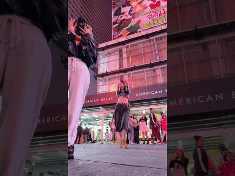 🐈‍⬛kpop in times square #meow #kpopinpublic #kpopdancecover #kpop