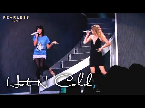 Taylor Swift & Katy Perry - Hot N Cold (Live on the Fearless Tour)