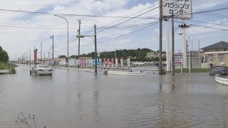 愛知県豊川市で広い範囲で浸水　豊橋市で水没車内で男性死亡　岡崎市でボランティアらによる水没家財の片づけ作業