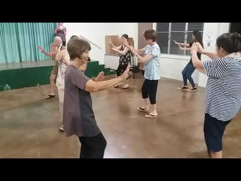 Bon Dance in Hawaii "Heisei roman ondo" ハワイで盆ダンス「平成ロマン音頭」