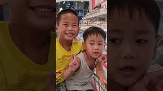 2024 Sibling Duo Fits in a Supermarket Basket