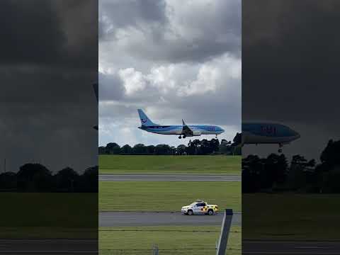 TUI 737 MAX Landing Birmingham #aviation #boeingmax #planespotting #cockpit #flying #shorts #1k