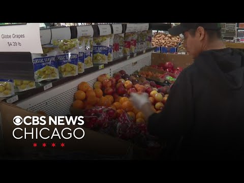 Customers help save grocery store in Chicago's Hyde Park neighborhood