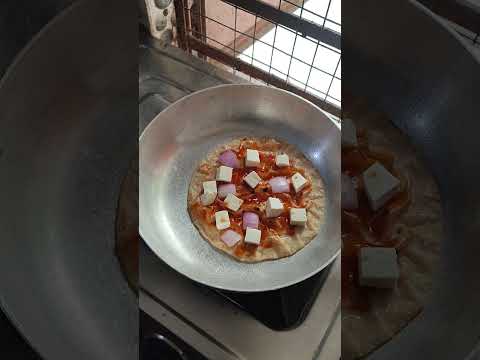 (roti pizza)?🤤 बची हुई रोटी से बहुत ही टेस्टी पिज़्ज़ा /🤤#shortsvideo #food#rotitawapizza