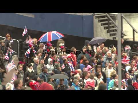 ATMOSPHERE:  Diamond Jubilee - Carriage Procession And Ba...