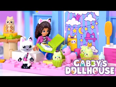 A cute kawaii kitty-themed bedroom | Gabby's Dollhouse LEGO build & review