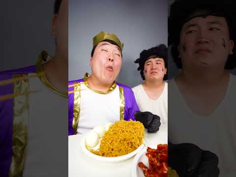 ASMR MUKBANG | Spicy Chicken, Migoreng noodles! Pig's feet eating HUBA #shorts