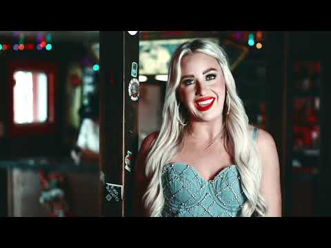 Tori Martin - Santa's Karaoke (Official Music Video)