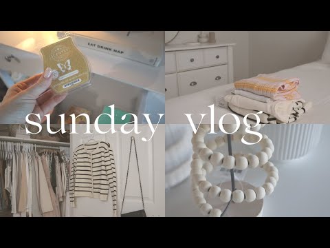 Decluttering, scentsy haul, creeped out, clean with me, coffee ☕️ 🧼 📦