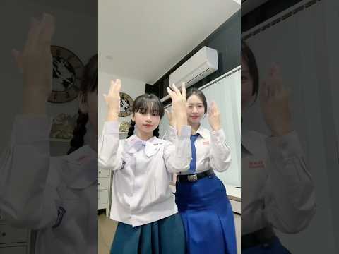 ฝนตกมันแจ๊ะแม๊ะ #shorts #tiktok #dance #sister #เพลงฮิตในtiktok #wiwawawowtv