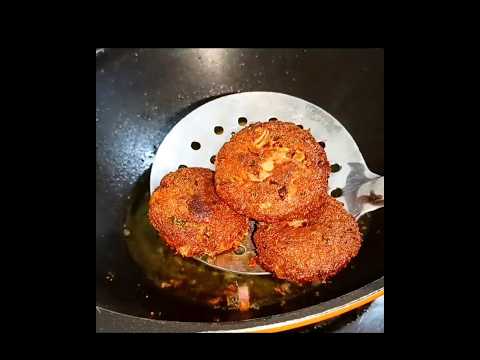 Aloo bread tikki  recipe #short #atifmomskitchen #food #crispyaloosnacks