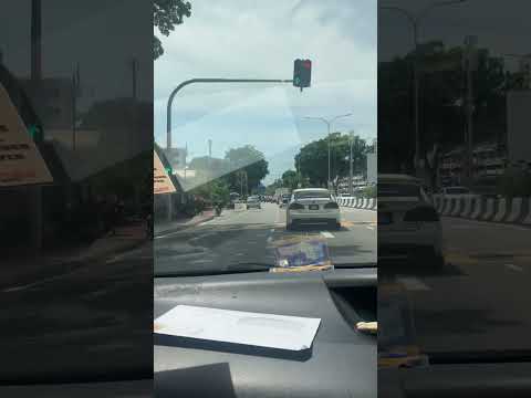 Green wave in Jalan Tanjung Tokong, Penang