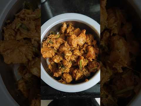 Simple Chicken Fry Recipe 😋#shortsvideo #easytastyrecipes#simplechickenfry