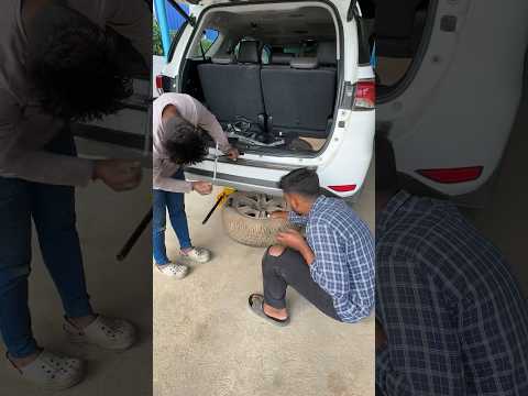 FORTUNER  Stepny Tyre Removal Technique #fortuner #toyotafortuner #tyres #fortunerlovers #trending