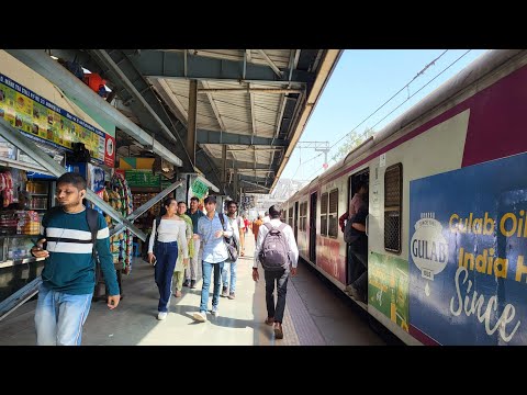 Mumbai Local Train Busy On Harbour Line.