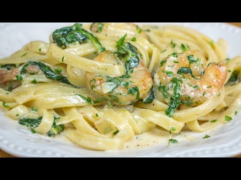 HOW TO MAKE SHRIMP AND BACON ALFREDO