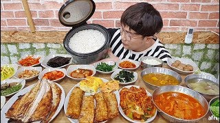 18가지 반찬이 나오는 백반 무한리필 8천원 밥통째로 먹었습니다 korean food mukbang 야식이 먹방