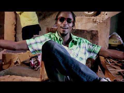 Radio & Weasel Ft. Dizzo - Football (HQ Audio & Video)