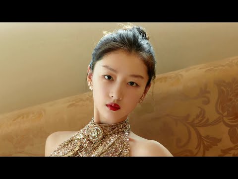 19-year-old Zhou Dongyu is no longer nervous and inferior to the camera