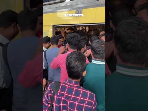 Delhi metro crowd today 🙁#delhimetro