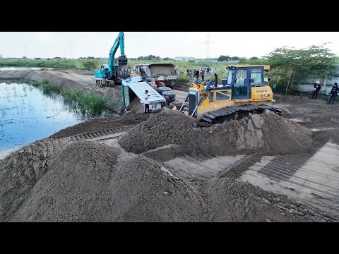 Wonderful action bulldozer SHANTUI pushing sand & dump truck overturned recovery