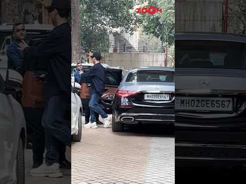 Karan Johar RUSHES inside Karisma Kapoor's residence after Saif's STABBING news #shorts