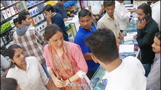 Deepika Padukone Surprise Visit At A Mobile Shop And Nobody Recognises Her | Chhapaak Movie