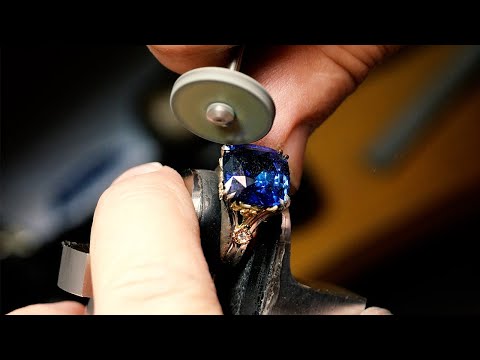 The Crafting of Clematis: 10ct Ceylon Sapphire Ring | The Village Goldsmith