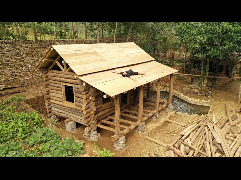 Roofing with wooden planks to keep warm in winter - Building a log Cabin (Ep11)