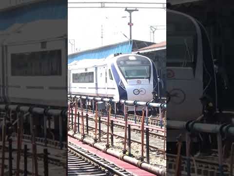 Vande bharat express | vande Bharat Dehradun to delhi express | fastest train