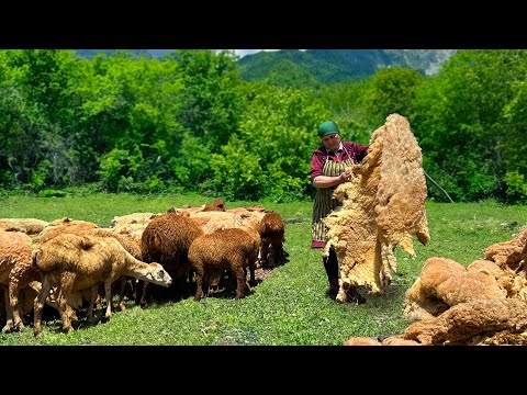 The Harsh Life of a Cute Old Couple in the Wild Mountains Far from Civilization!