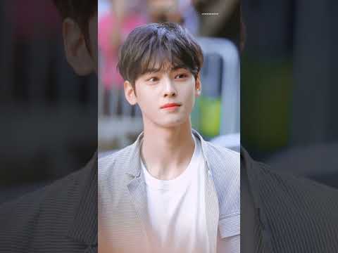 ASTRO’s Cha Eunwoo Was Once Asked Out By A Female Celebrity, And Their Meeting Was Quite Awkward