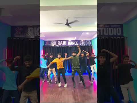 Kaisa Laga Humara Dance 🥰😂 #shorts #youtubeshorts #viral #shortsviral #rkravidancestudio #ytshorts