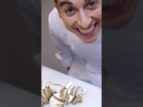 【秋の味覚と生パスタ】キノコのタリアテッレ 【Tagliatelle ai funghi】 #shorts