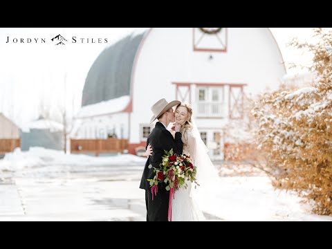 Gorgeous White Barn Wedding // Jordyn + Stiles