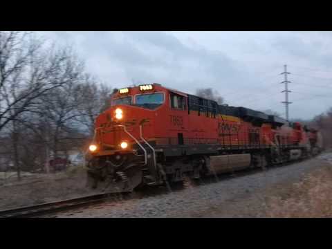 BNSF grain train leaving Omaha, NE on the Omaha Subdivision near 42nd st