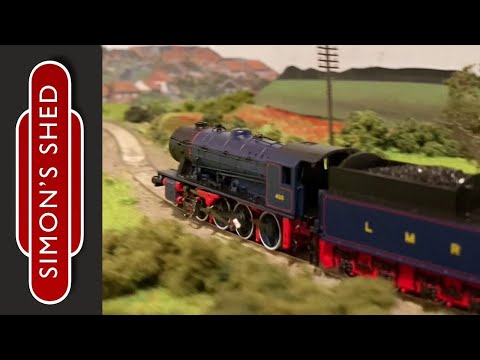 N gauge trains running - Simon's Shed