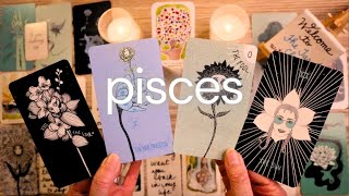 PISCES LOVE TAROT- THEY LOVE AND WANT TO BE WITH YOU, PISCES!!! 😲❤️