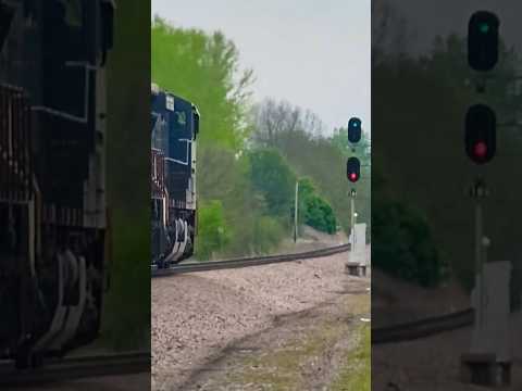 A WOW TRIO WITH A HIGH GREEN SIGNAL ON THE ST JOE SUB! #railroad #bnsfrailroad #csxrailroad #trains