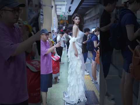 Chinese girls street fashion tiktok #chinesefashion #chinafashion #shorts