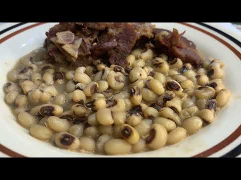 How To Cook Black-eyed Peas With Cured Neck bones And Pigtails