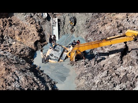 Unbelievable Two Big Crane Truck 120T & 90T Power Can't Lifting Excavator Stuck In Clay Mud( Part 1)