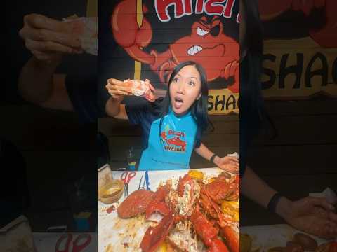 I could say I did it!! One bite of this lobster claw #lobster#youtubeshorts