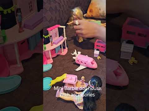 Playtime with mini Barbies and big Barbies! 👧🏼🎀 #BarbieSquad #DollPlaytime #shortvideo #barbieworld