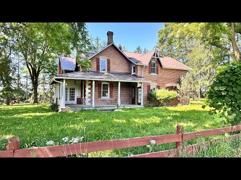 Strange 1890’s Estate Left Untouched And ABANDONED | Frozen In Time For Generations